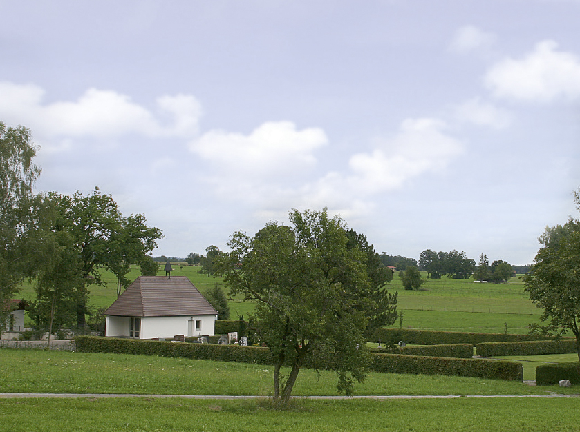 Friedhof Bad Feilnbach In Bad Feilnach liegt einer der Friedhöfe mit günstigem Rasengrab