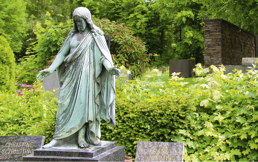 Friedhof Bad Münstereifel In Bad Münstereifel liegt einer der Friedhöfe mit günstigem Rasengrab